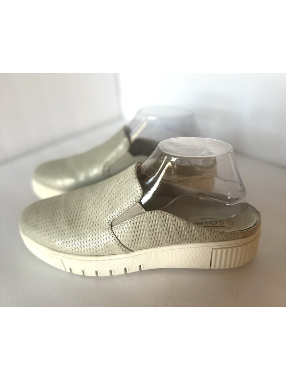 Women’s Soul Naturalizer Gold Truly Mule Sneakers Size 8.5 M - Picture 1 of 7